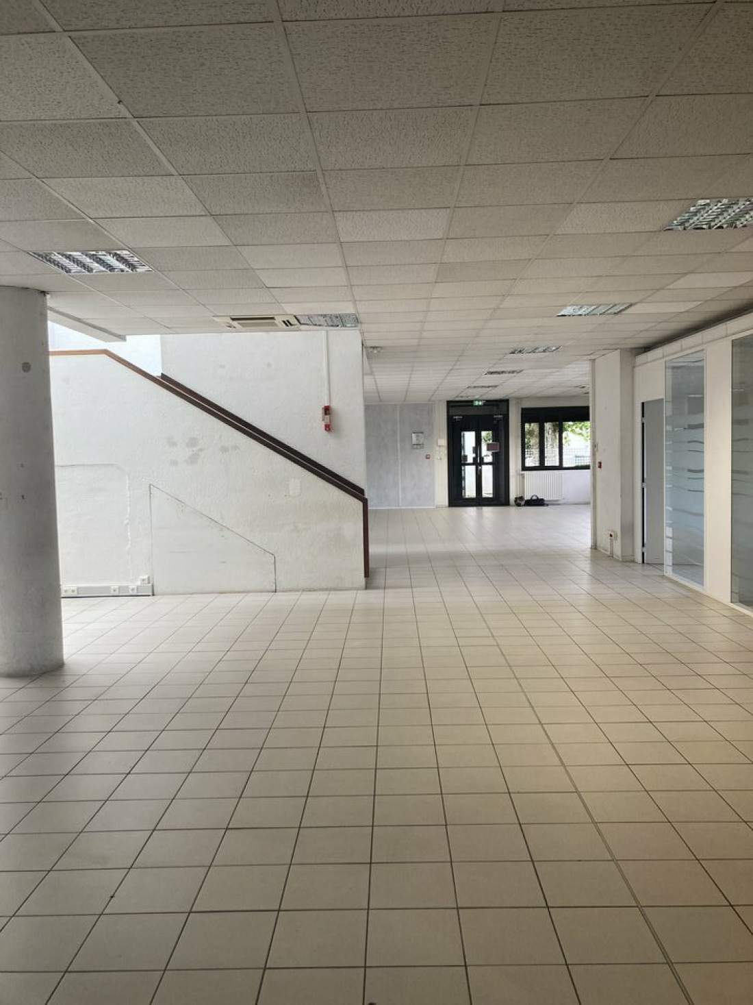 Photo 1 – vente bureaux	BAYONNE (64100)